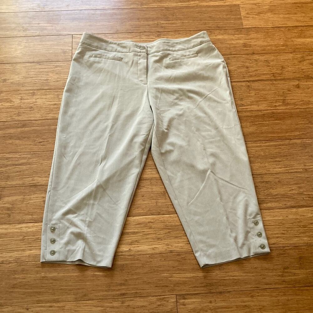 Roz & Ali Khaki Stretch Capris, Size 16